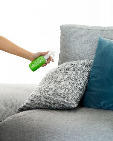 Absorbe los olores de los tejidos del hogar con el spray freshwave