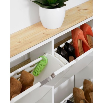 Diseñado con un soporte en forma de clip, permite sujetarlo fácilmente en el interior de espacios pequeños.