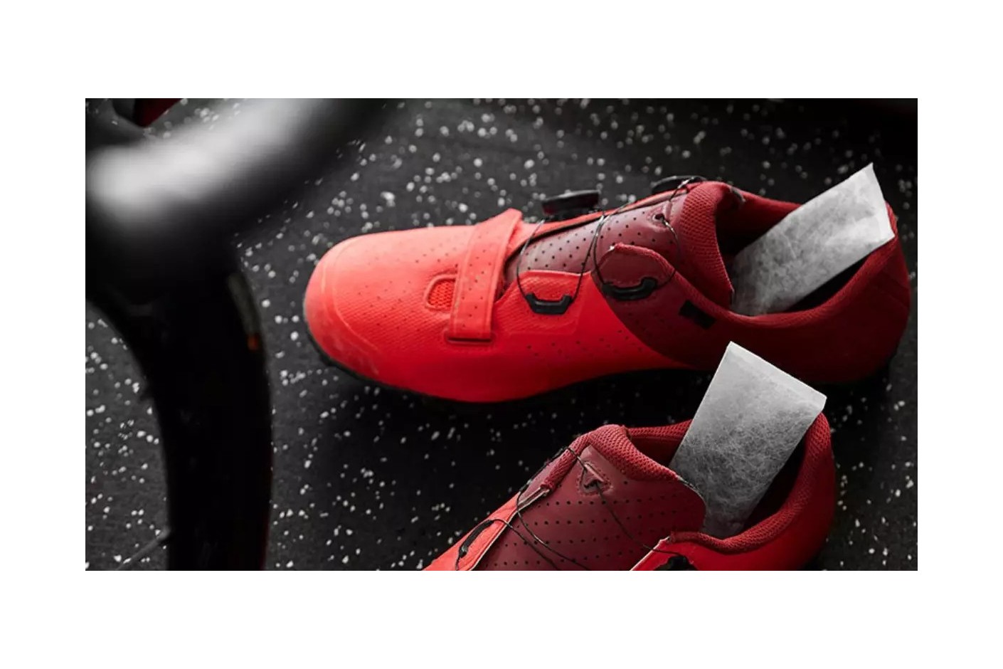 Cómo eliminar el olor a zapatos del armario y los zapateros